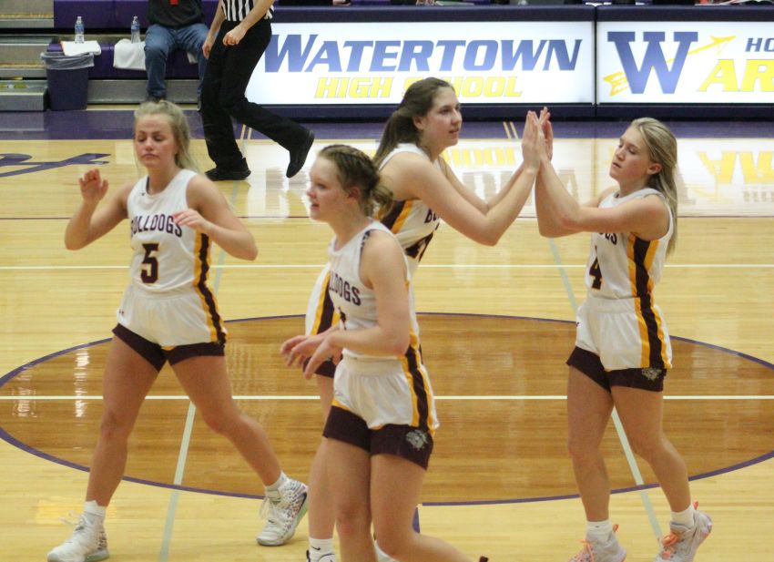 Class B Roundup - De Smet puts away Aberdeen Christian behind 19-15 fourth quarter 